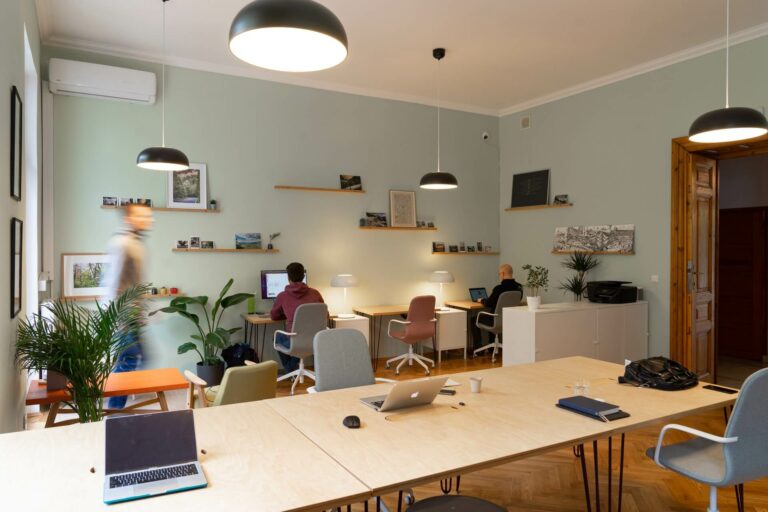 Travailleurs-independants-quel-bureau-choisir