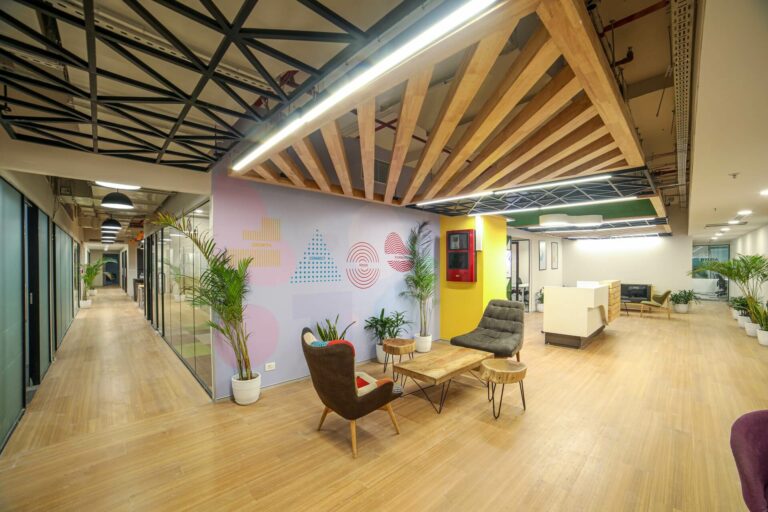 Espace-de-coworking-louez-un-bureau-ou-un-poste-de-travail