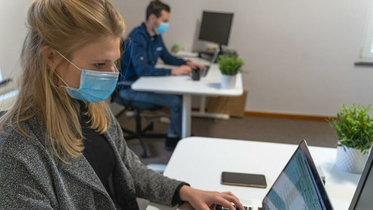 How-coworking-space-survive-through-COVID