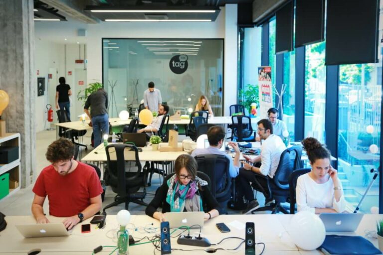 coworking-color-business-Center